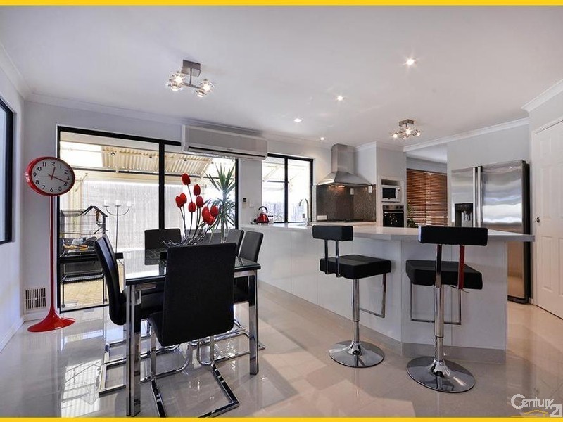 18 Birkenhead Ridge, Mindarie WA 6030