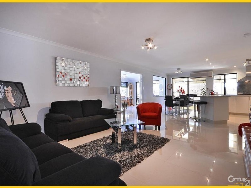 18 Birkenhead Ridge, Mindarie WA 6030