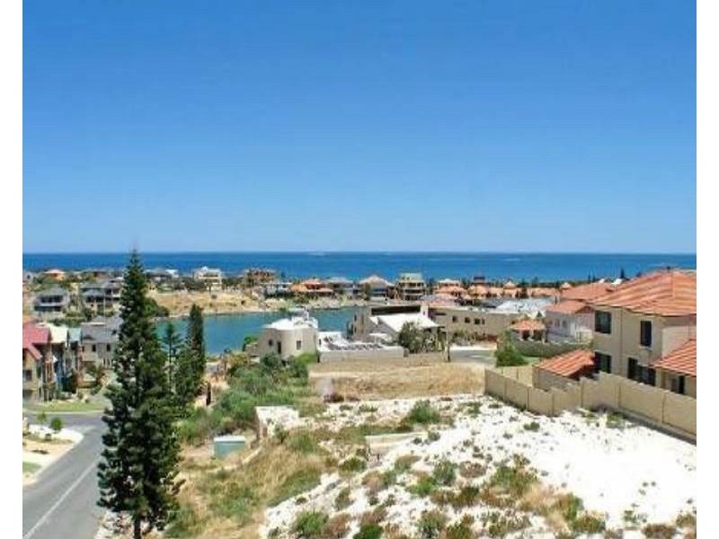 2 St Malo Court, Mindarie WA 6030