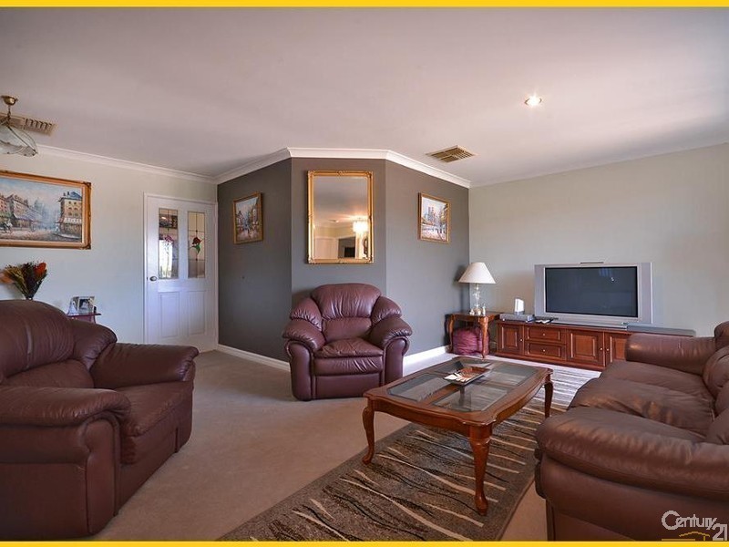 34 Rothesay Heights, Mindarie WA 6030
