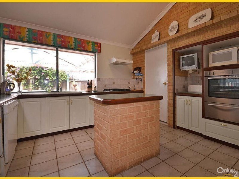 34 Rothesay Heights, Mindarie WA 6030