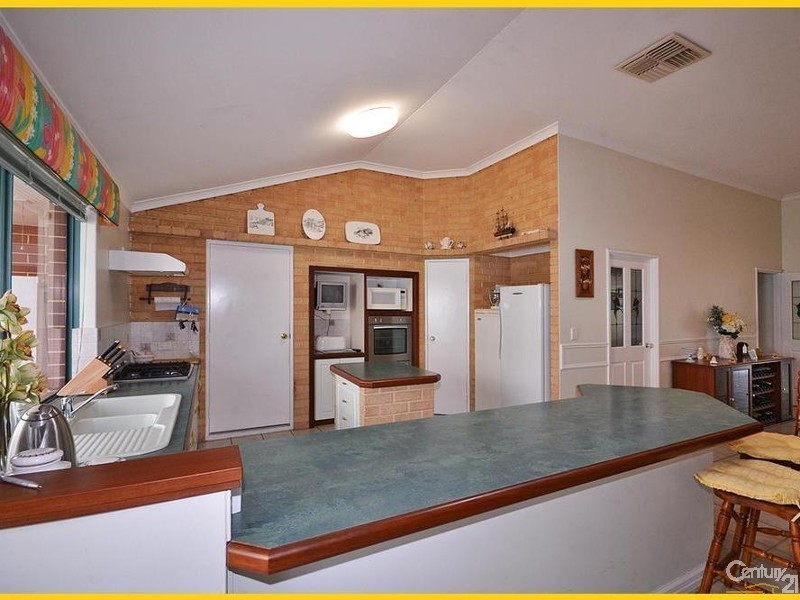 34 Rothesay Heights, Mindarie WA 6030