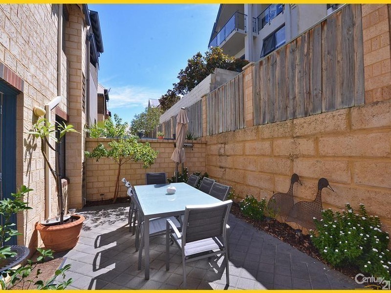 7 Itea Place, Mindarie WA 6030