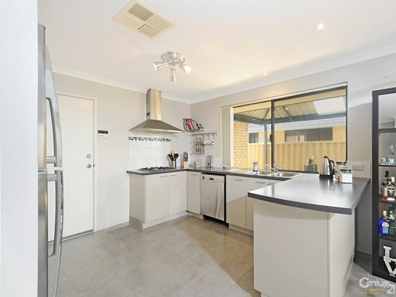 25 Ardglass Gardens, Ridgewood WA 6030