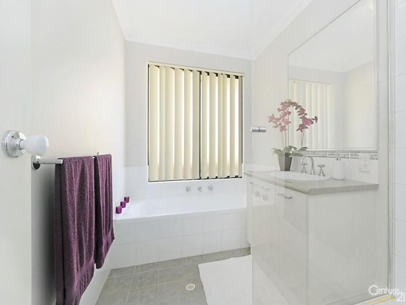 25 Ardglass Gardens, Ridgewood WA 6030