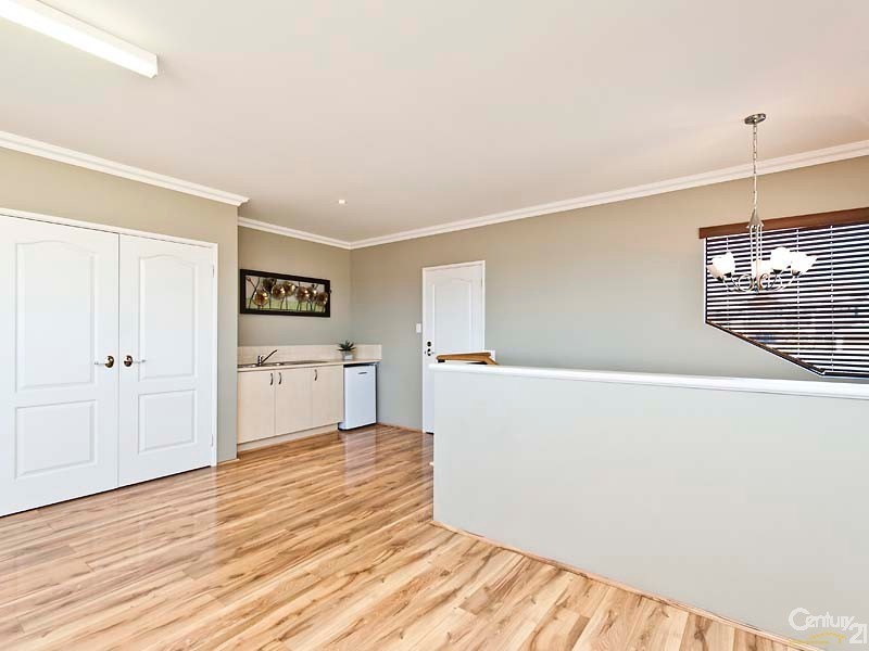 21 St James Approach, Iluka WA 6028