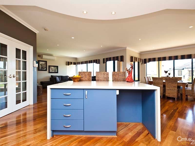 21 St James Approach, Iluka WA 6028