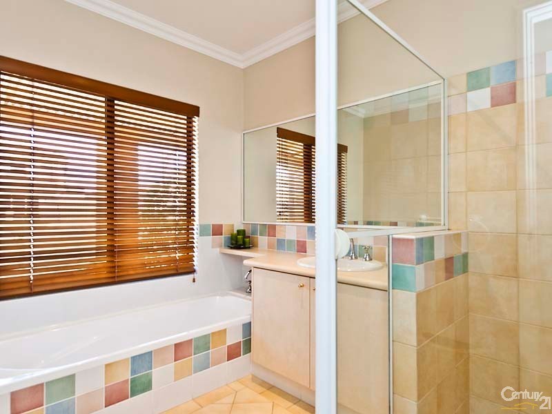 21 St James Approach, Iluka WA 6028