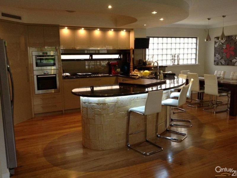 7 Lighthouse Pde, Mindarie WA 6030