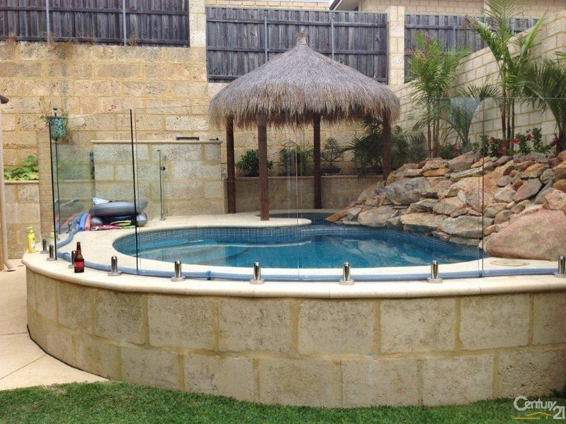 7 Lighthouse Pde, Mindarie WA 6030