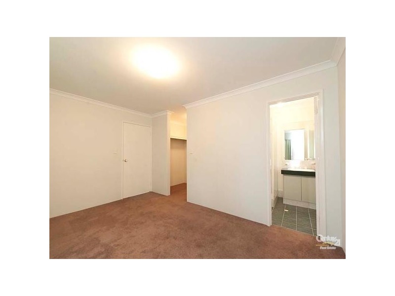 12 Mulgrave Loop, Mindarie WA 6030