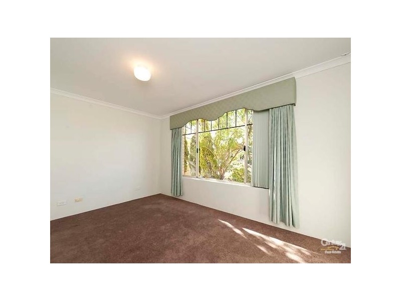 12 Mulgrave Loop, Mindarie WA 6030