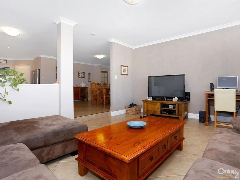 39 Burnett Drive, Clarkson WA 6030