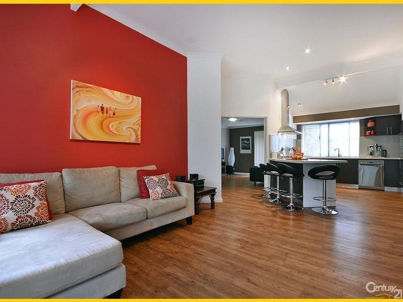 7 Tees Court, Mindarie WA 6030