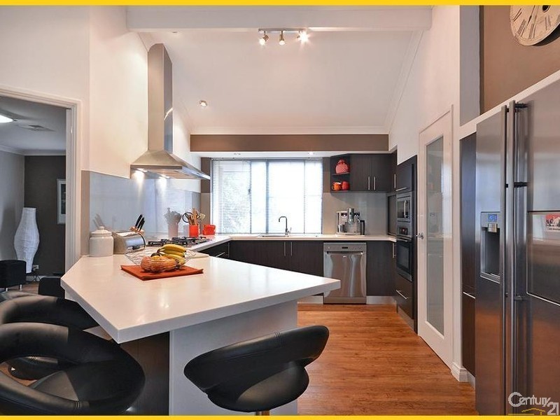 7 Tees Court, Mindarie WA 6030