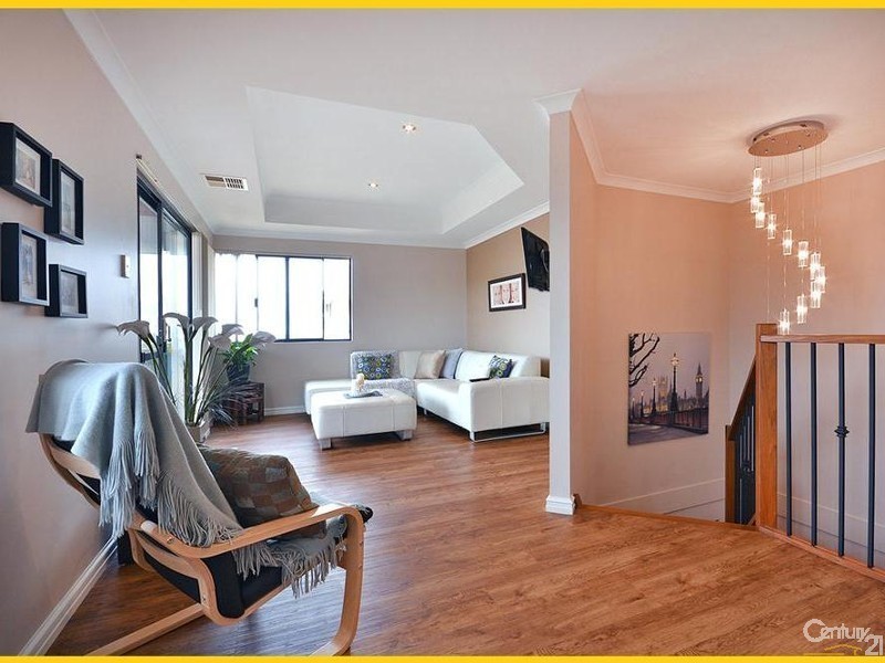 7 Tees Court, Mindarie WA 6030