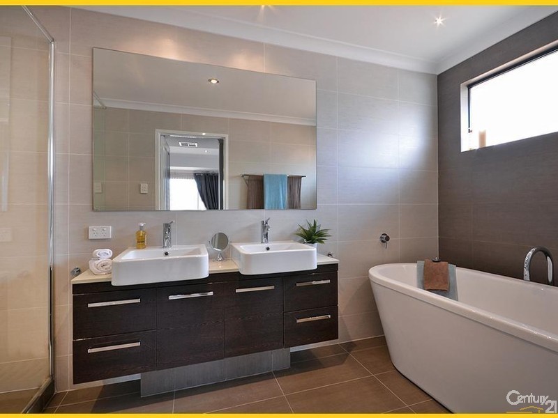 7 Tees Court, Mindarie WA 6030