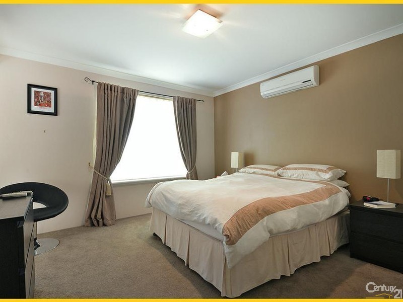 7 Tees Court, Mindarie WA 6030