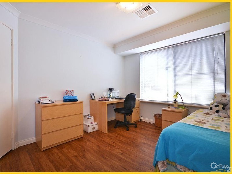 7 Tees Court, Mindarie WA 6030