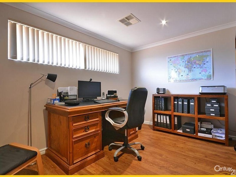 7 Tees Court, Mindarie WA 6030