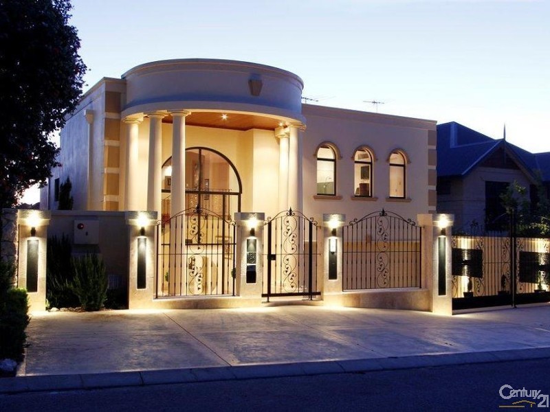 8 Kings Lynn Rise, Mindarie WA 6030