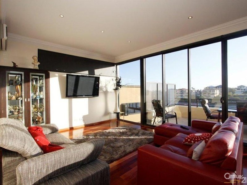 8 Kings Lynn Rise, Mindarie WA 6030