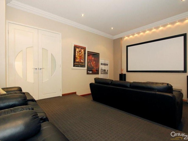 8 Kings Lynn Rise, Mindarie WA 6030