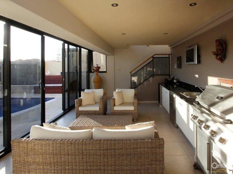 8 Kings Lynn Rise, Mindarie WA 6030