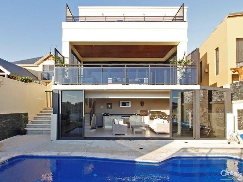 8 Kings Lynn Rise, Mindarie WA 6030