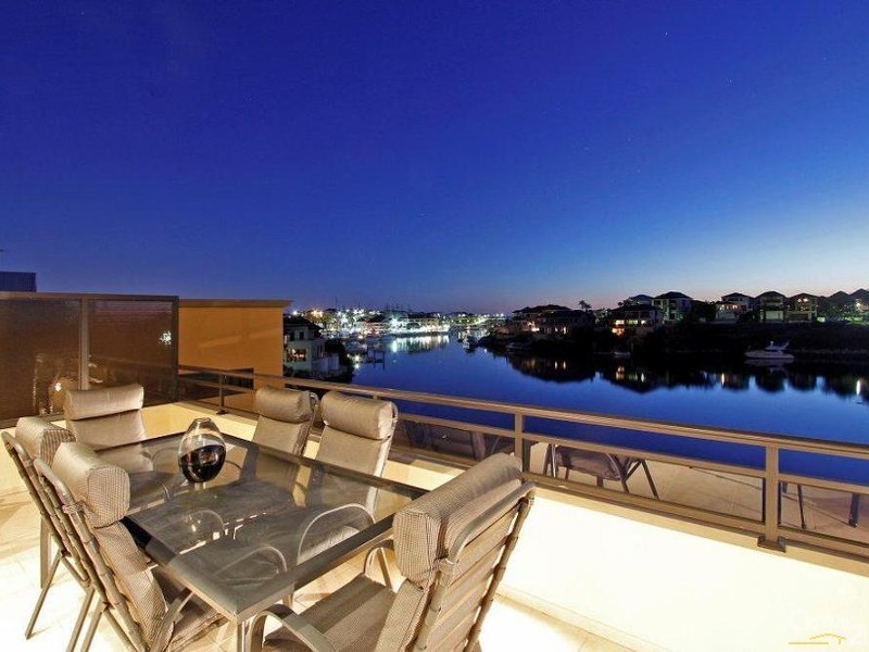 8 Kings Lynn Rise, Mindarie WA 6030