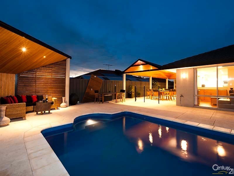 21 Mintaro Parade, Quinns Rocks WA 6030