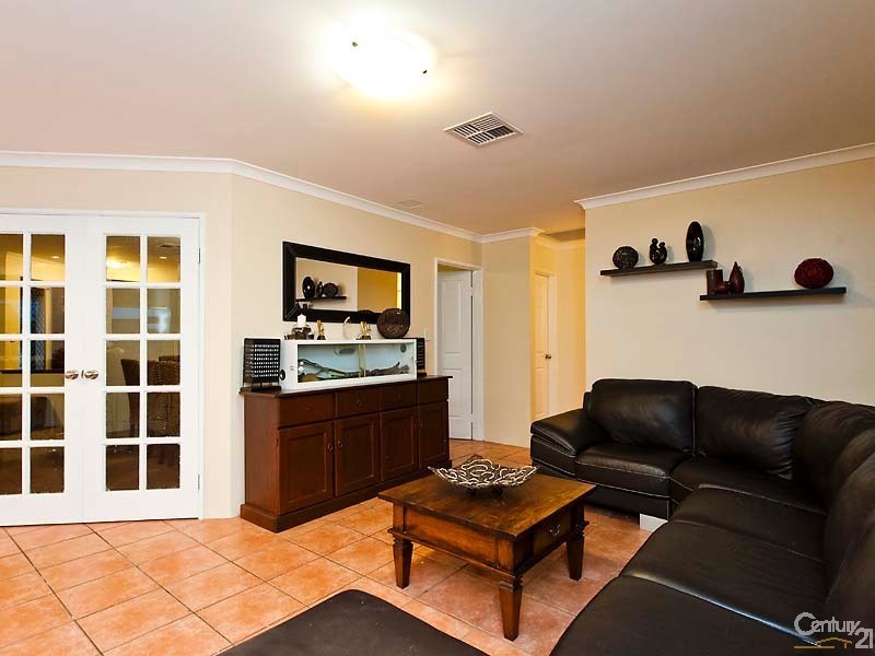 21 Mintaro Parade, Quinns Rocks WA 6030