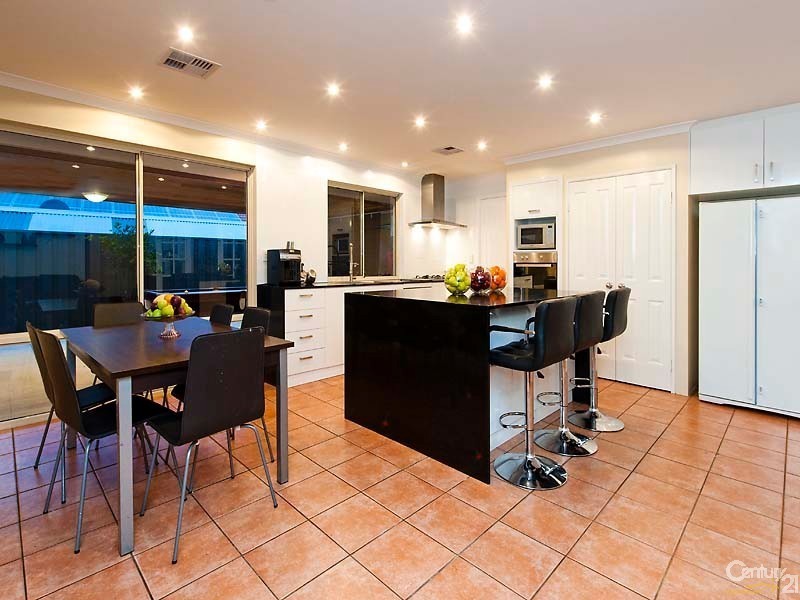 21 Mintaro Parade, Quinns Rocks WA 6030