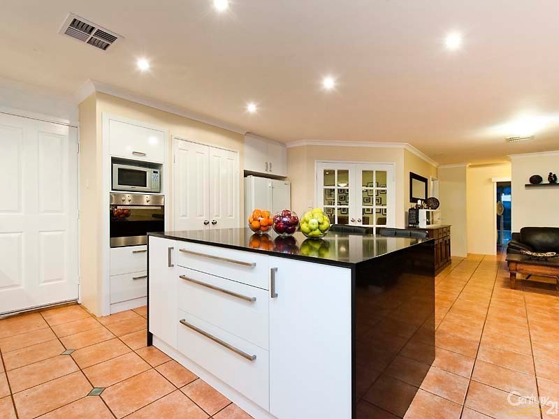 21 Mintaro Parade, Quinns Rocks WA 6030