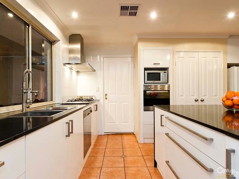 21 Mintaro Parade, Quinns Rocks WA 6030