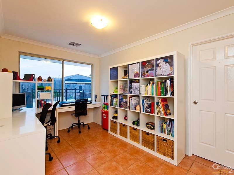 21 Mintaro Parade, Quinns Rocks WA 6030