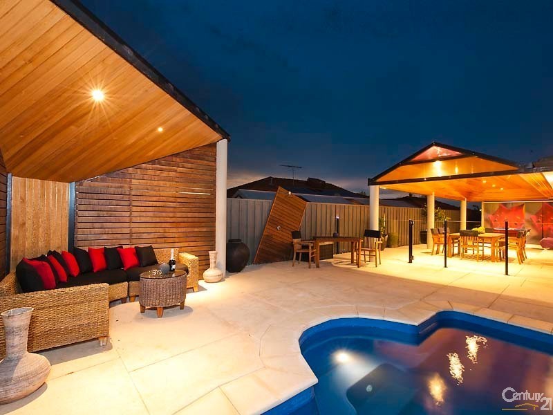 21 Mintaro Parade, Quinns Rocks WA 6030
