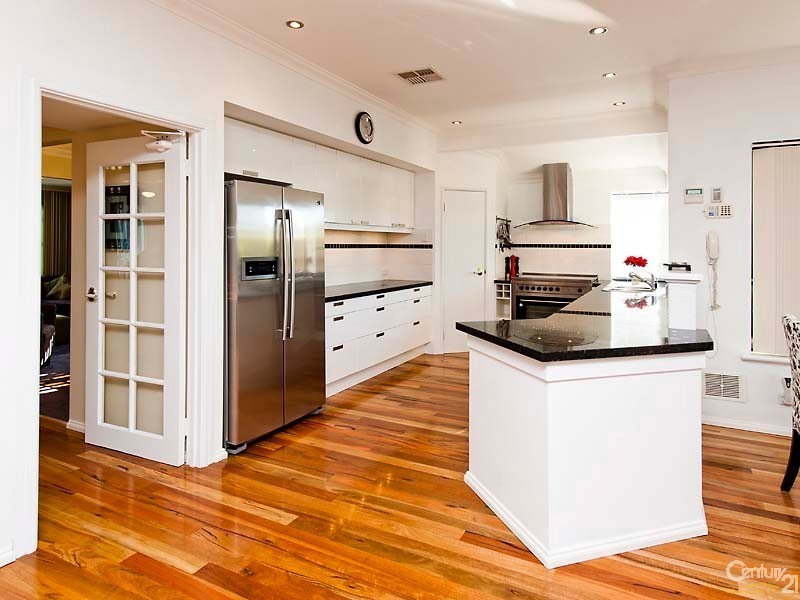 23 Long Beach Promenade, Mindarie WA 6030