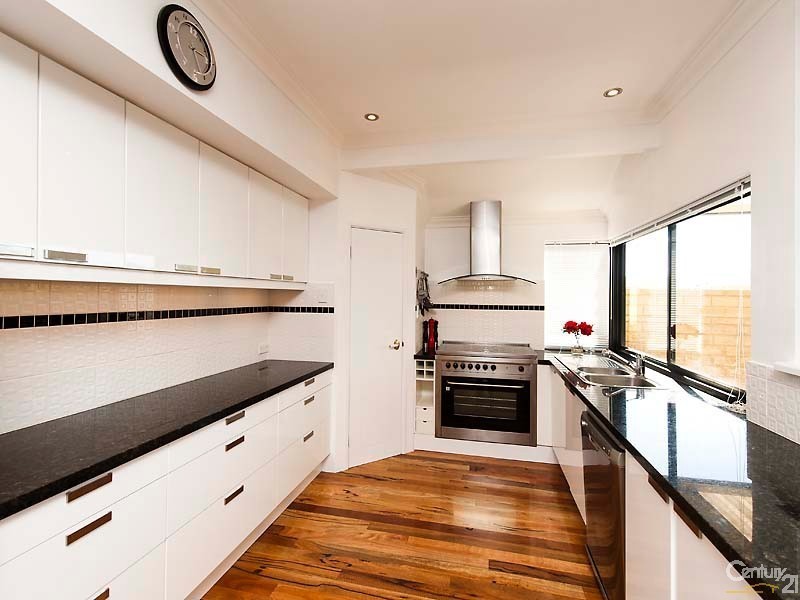 23 Long Beach Promenade, Mindarie WA 6030