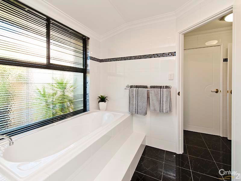 23 Long Beach Promenade, Mindarie WA 6030