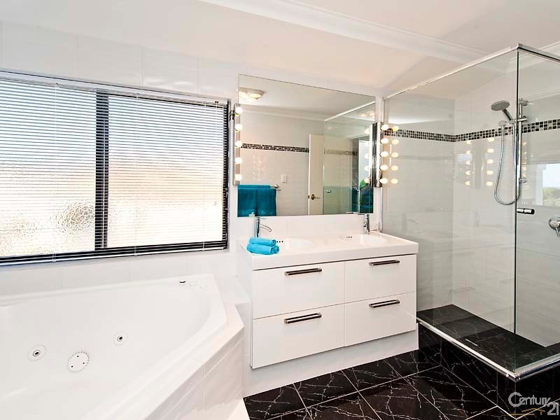 23 Long Beach Promenade, Mindarie WA 6030