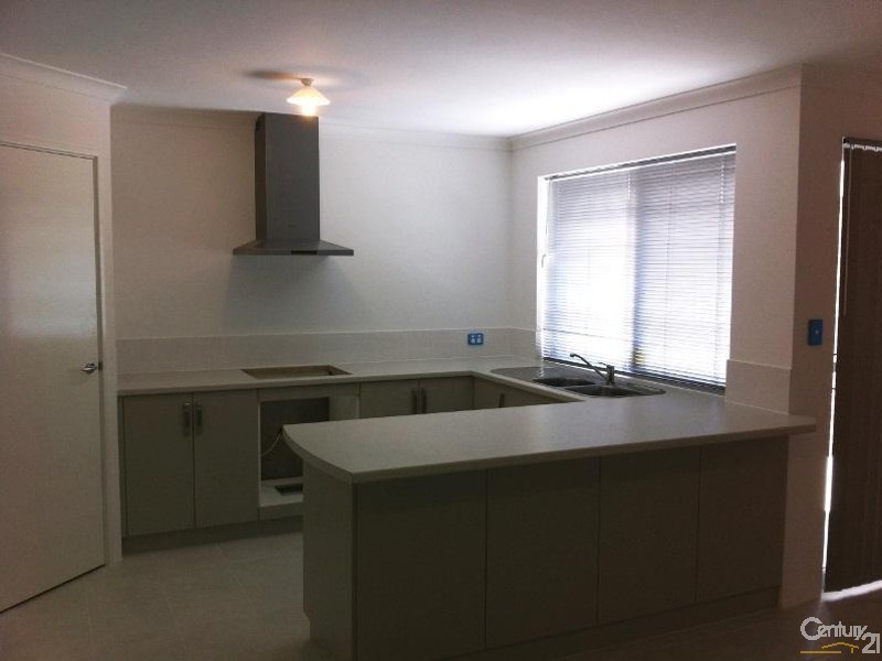 10/11 Hodnet Bend, The Vines WA 6069