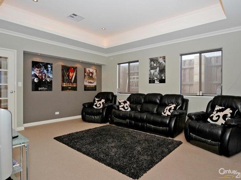 15 Crofton Cove, Mindarie WA 6030