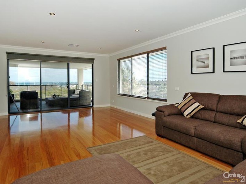 15 Crofton Cove, Mindarie WA 6030