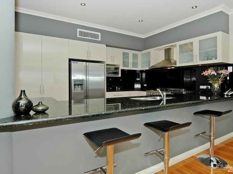 15 Crofton Cove, Mindarie WA 6030