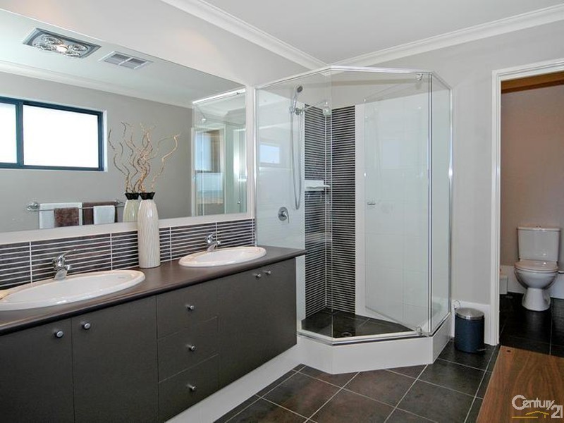 15 Crofton Cove, Mindarie WA 6030