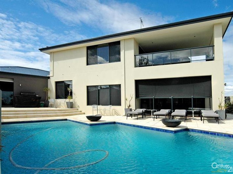 15 Crofton Cove, Mindarie WA 6030