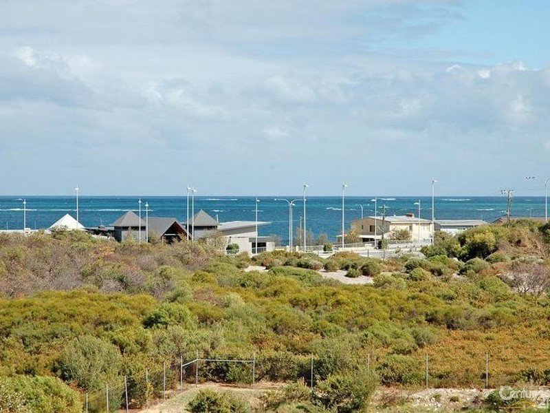 15 Crofton Cove, Mindarie WA 6030
