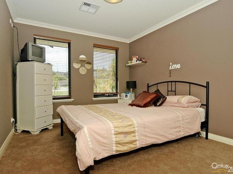 15 Crofton Cove, Mindarie WA 6030