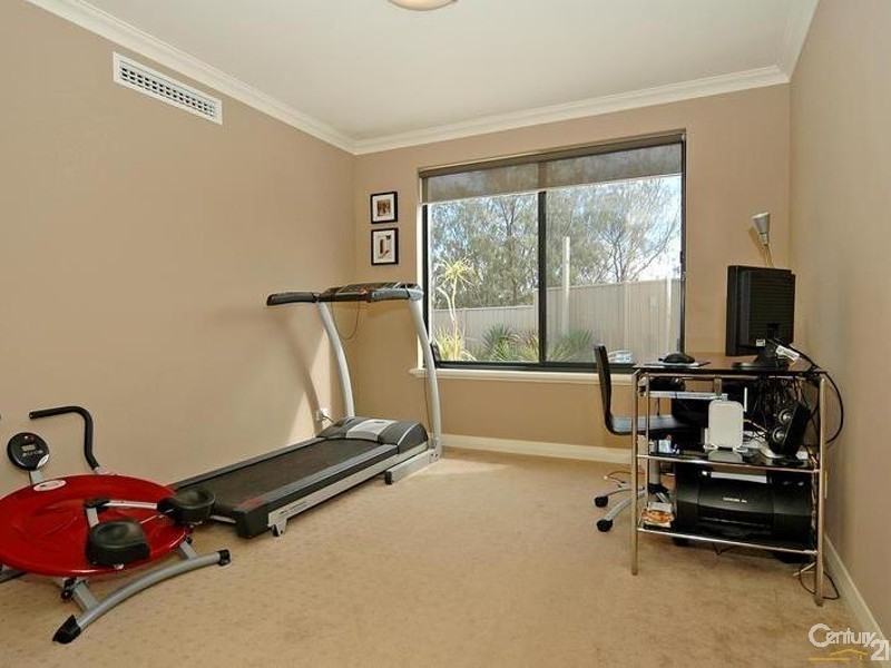 15 Crofton Cove, Mindarie WA 6030